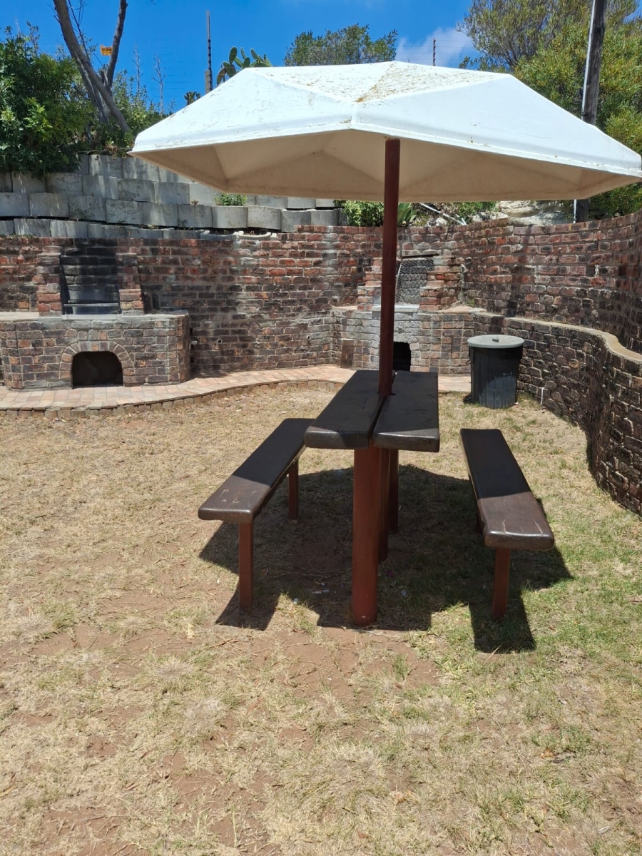 2 Bedroom Property for Sale in Humewood Eastern Cape